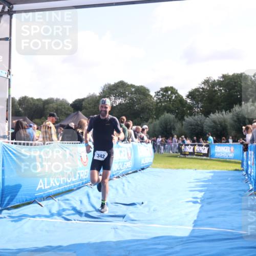 25.08.2024 - Elbe Triathlon Hamburg H.Heesch http://msf.ph/oto/6862347 25.08.2024 11:06:00 Ziel 342 meine-sportfotos.de