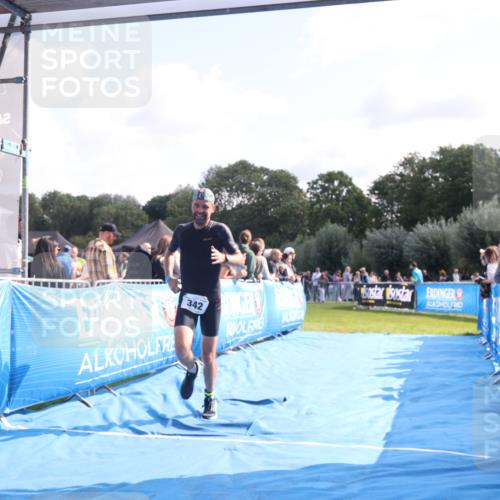 25.08.2024 - Elbe Triathlon Hamburg H.Heesch http://msf.ph/oto/6862352 25.08.2024 11:06:00 Ziel 342 meine-sportfotos.de