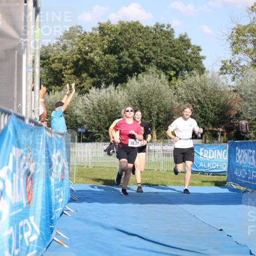 25.08.2024 - Elbe Triathlon Hamburg H.Heesch http://msf.ph/oto/6862354 25.08.2024 17:17:16 Ziel  meine-sportfotos.de