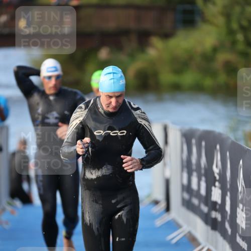 25.08.2024 - Elbe Triathlon Hamburg H.Heesch http://msf.ph/oto/6862356 25.08.2024 09:19:20 Schwimmen 214, 358, 366, 373, 376, 383, 397, 398, 400, 407, 431, 528 meine-sportfotos.de