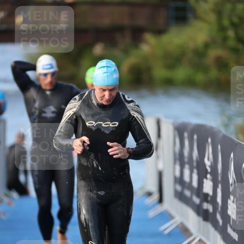 25.08.2024 - Elbe Triathlon Hamburg H.Heesch http://msf.ph/oto/6862361 25.08.2024 09:19:20 Schwimmen 214, 358, 366, 373, 376, 383, 397, 398, 400, 407, 431, 528 meine-sportfotos.de