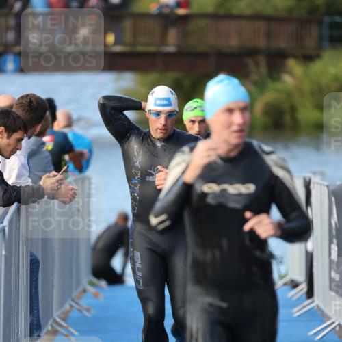 25.08.2024 - Elbe Triathlon Hamburg H.Heesch http://msf.ph/oto/6862365 25.08.2024 09:19:21 Schwimmen 214, 358, 366, 373, 376, 383, 397, 398, 400, 407, 431, 528 meine-sportfotos.de