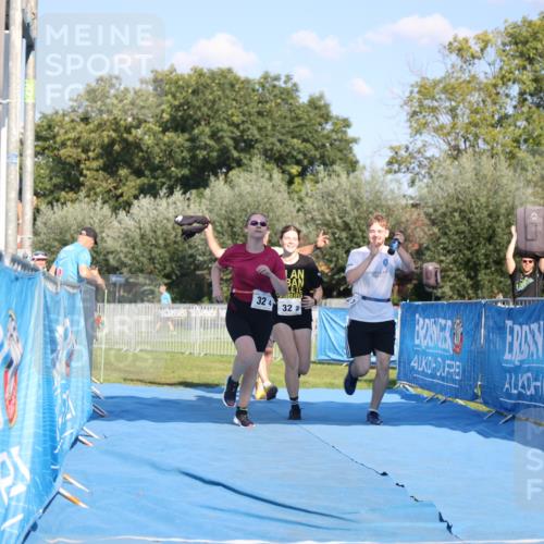 25.08.2024 - Elbe Triathlon Hamburg H.Heesch http://msf.ph/oto/6862370 25.08.2024 17:17:16 Ziel  meine-sportfotos.de