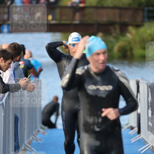 25.08.2024 - Elbe Triathlon Hamburg H.Heesch http://msf.ph/oto/6862383 25.08.2024 09:19:21 Schwimmen 214, 358, 366, 373, 376, 383, 397, 398, 400, 407, 431, 528 meine-sportfotos.de