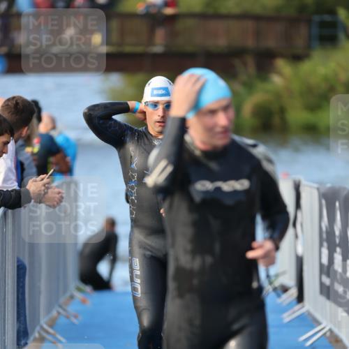 25.08.2024 - Elbe Triathlon Hamburg H.Heesch http://msf.ph/oto/6862398 25.08.2024 09:19:21 Schwimmen 214, 358, 366, 373, 376, 383, 397, 398, 400, 407, 431, 528 meine-sportfotos.de