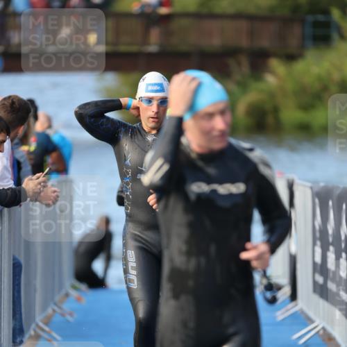 25.08.2024 - Elbe Triathlon Hamburg H.Heesch http://msf.ph/oto/6862401 25.08.2024 09:19:21 Schwimmen 214, 358, 366, 373, 376, 383, 397, 398, 400, 407, 431, 528 meine-sportfotos.de