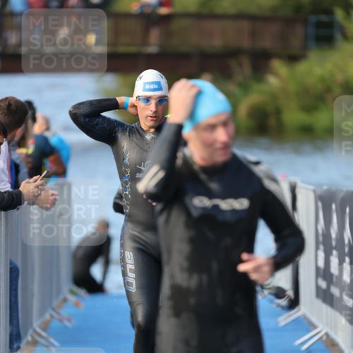 25.08.2024 - Elbe Triathlon Hamburg H.Heesch http://msf.ph/oto/6862406 25.08.2024 09:19:21 Schwimmen 214, 358, 366, 373, 376, 383, 397, 398, 400, 407, 431, 528 meine-sportfotos.de
