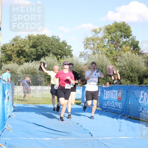 25.08.2024 - Elbe Triathlon Hamburg H.Heesch http://msf.ph/oto/6862411 25.08.2024 17:17:17 Ziel  meine-sportfotos.de