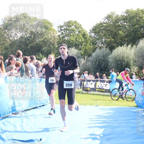 25.08.2024 - Elbe Triathlon Hamburg H.Heesch http://msf.ph/oto/6862431 25.08.2024 11:06:24 Ziel 155, 250 meine-sportfotos.de