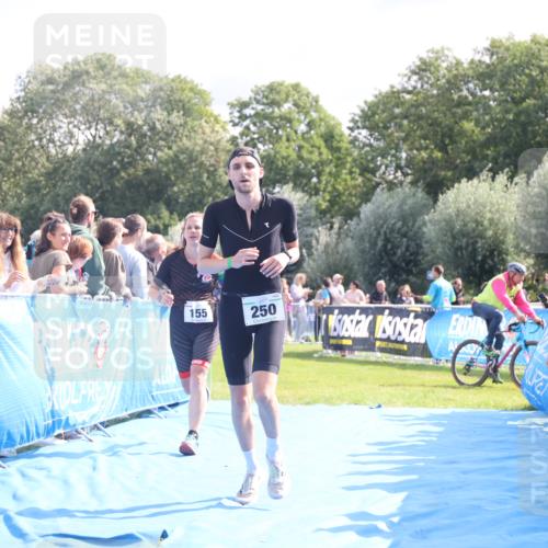 25.08.2024 - Elbe Triathlon Hamburg H.Heesch http://msf.ph/oto/6862440 25.08.2024 11:06:24 Ziel 155, 250 meine-sportfotos.de