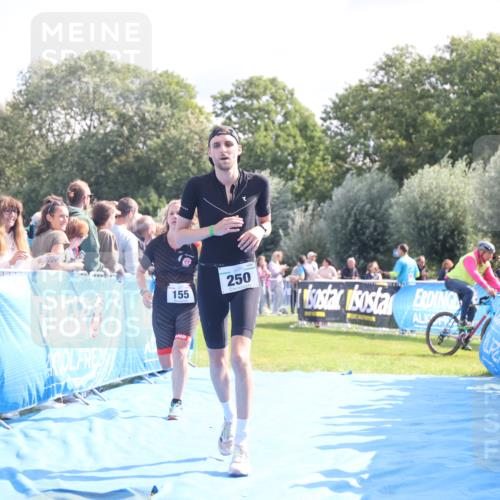 25.08.2024 - Elbe Triathlon Hamburg H.Heesch http://msf.ph/oto/6862444 25.08.2024 11:06:24 Ziel 155, 250 meine-sportfotos.de