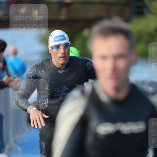 25.08.2024 - Elbe Triathlon Hamburg H.Heesch http://msf.ph/oto/6862455 25.08.2024 09:19:23 Schwimmen 214, 358, 366, 373, 376, 383, 397, 398, 400, 407, 431, 528 meine-sportfotos.de