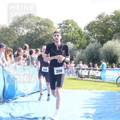 25.08.2024 - Elbe Triathlon Hamburg H.Heesch http://msf.ph/oto/6862457 25.08.2024 11:06:24 Ziel 155, 250 meine-sportfotos.de