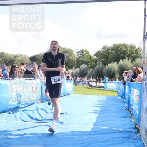 25.08.2024 - Elbe Triathlon Hamburg H.Heesch http://msf.ph/oto/6862472 25.08.2024 11:06:25 Ziel 155, 250 meine-sportfotos.de