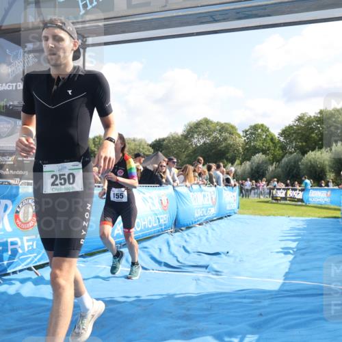 25.08.2024 - Elbe Triathlon Hamburg H.Heesch http://msf.ph/oto/6862477 25.08.2024 11:06:26 Ziel 155, 250 meine-sportfotos.de