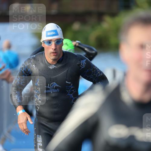 25.08.2024 - Elbe Triathlon Hamburg H.Heesch http://msf.ph/oto/6862478 25.08.2024 09:19:23 Schwimmen 214, 358, 366, 373, 376, 383, 397, 398, 400, 407, 431, 528 meine-sportfotos.de