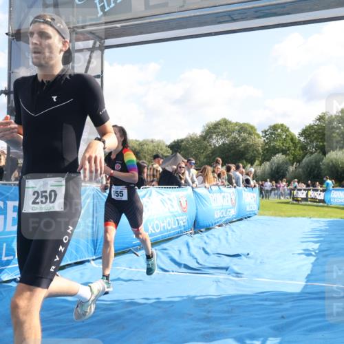 25.08.2024 - Elbe Triathlon Hamburg H.Heesch http://msf.ph/oto/6862484 25.08.2024 11:06:26 Ziel 155, 250 meine-sportfotos.de