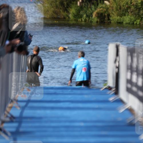 25.08.2024 - Elbe Triathlon Hamburg H.Heesch http://msf.ph/oto/6862486 25.08.2024 09:29:30 Schwimmen  meine-sportfotos.de