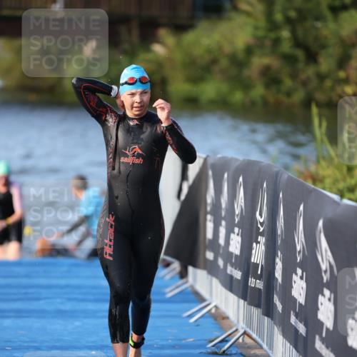 25.08.2024 - Elbe Triathlon Hamburg H.Heesch http://msf.ph/oto/6862490 25.08.2024 09:29:48 Schwimmen 451, 463, 506, 508 meine-sportfotos.de