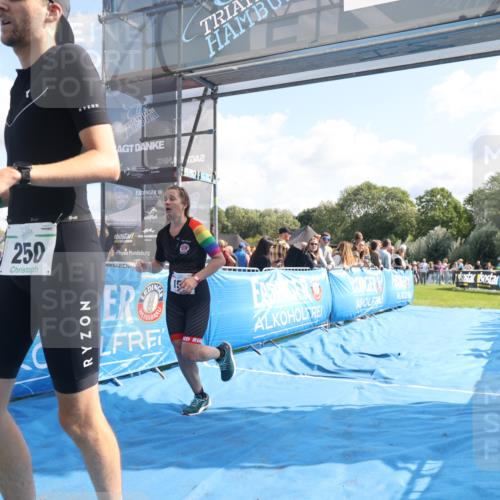 25.08.2024 - Elbe Triathlon Hamburg H.Heesch http://msf.ph/oto/6862499 25.08.2024 11:06:26 Ziel 155, 250 meine-sportfotos.de