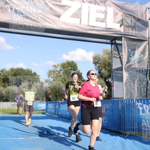 25.08.2024 - Elbe Triathlon Hamburg H.Heesch http://msf.ph/oto/6862540 25.08.2024 17:17:19 Ziel  meine-sportfotos.de