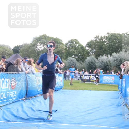 25.08.2024 - Elbe Triathlon Hamburg H.Heesch http://msf.ph/oto/6862543 25.08.2024 11:06:49 Ziel 563 meine-sportfotos.de