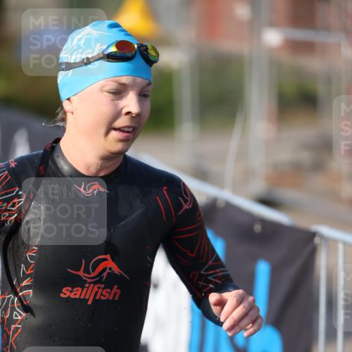 25.08.2024 - Elbe Triathlon Hamburg H.Heesch http://msf.ph/oto/6862563 25.08.2024 09:29:52 Schwimmen 451, 463, 506, 508, 548 meine-sportfotos.de