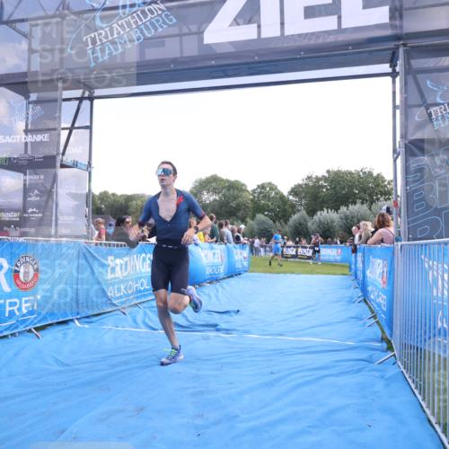 25.08.2024 - Elbe Triathlon Hamburg H.Heesch http://msf.ph/oto/6862574 25.08.2024 11:06:49 Ziel 563 meine-sportfotos.de