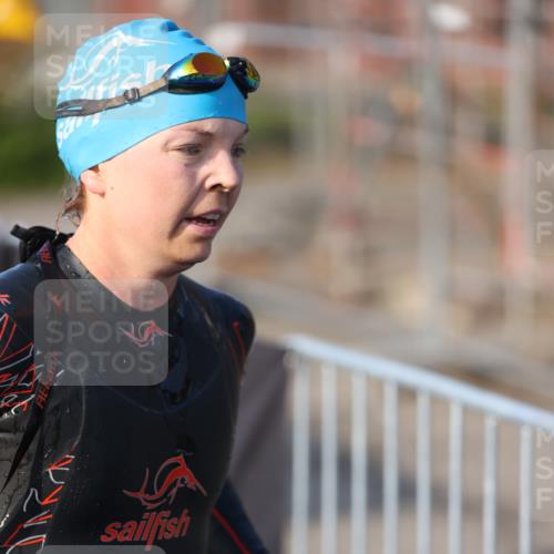 25.08.2024 - Elbe Triathlon Hamburg H.Heesch http://msf.ph/oto/6862575 25.08.2024 09:29:53 Schwimmen 451, 463, 506, 508, 548 meine-sportfotos.de