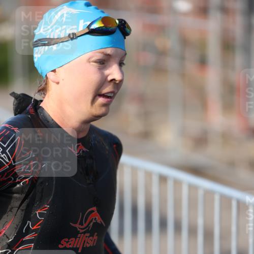 25.08.2024 - Elbe Triathlon Hamburg H.Heesch http://msf.ph/oto/6862578 25.08.2024 09:29:53 Schwimmen 451, 463, 506, 508, 548 meine-sportfotos.de