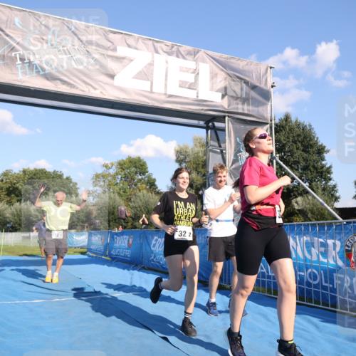 25.08.2024 - Elbe Triathlon Hamburg H.Heesch http://msf.ph/oto/6862580 25.08.2024 17:17:19 Ziel  meine-sportfotos.de