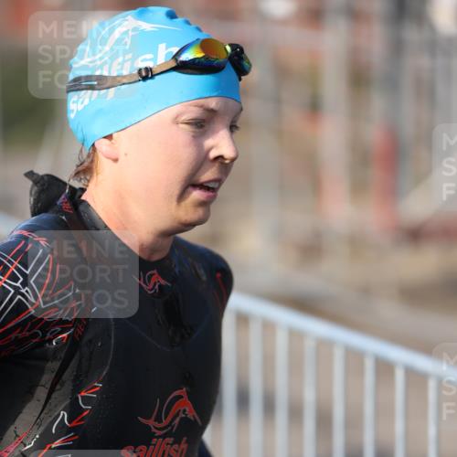 25.08.2024 - Elbe Triathlon Hamburg H.Heesch http://msf.ph/oto/6862583 25.08.2024 09:29:53 Schwimmen 451, 463, 506, 508, 548 meine-sportfotos.de