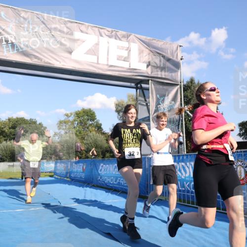 25.08.2024 - Elbe Triathlon Hamburg H.Heesch http://msf.ph/oto/6862594 25.08.2024 17:17:19 Ziel  meine-sportfotos.de