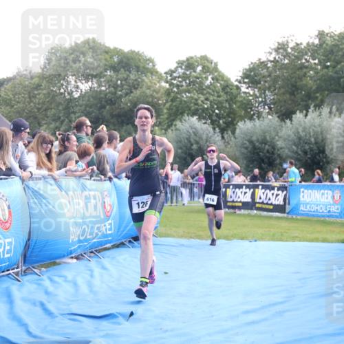 25.08.2024 - Elbe Triathlon Hamburg H.Heesch http://msf.ph/oto/6862609 25.08.2024 11:06:59 Ziel 126, 616 meine-sportfotos.de