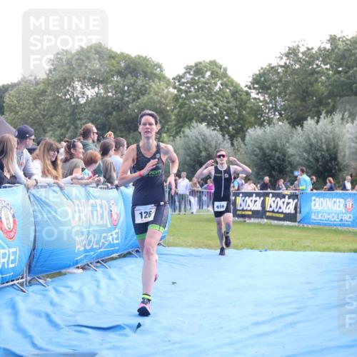 25.08.2024 - Elbe Triathlon Hamburg H.Heesch http://msf.ph/oto/6862612 25.08.2024 11:06:59 Ziel 126, 616 meine-sportfotos.de