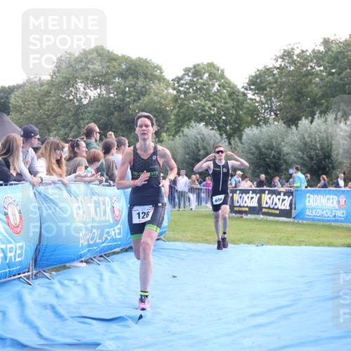 25.08.2024 - Elbe Triathlon Hamburg H.Heesch http://msf.ph/oto/6862618 25.08.2024 11:06:59 Ziel 126, 616 meine-sportfotos.de