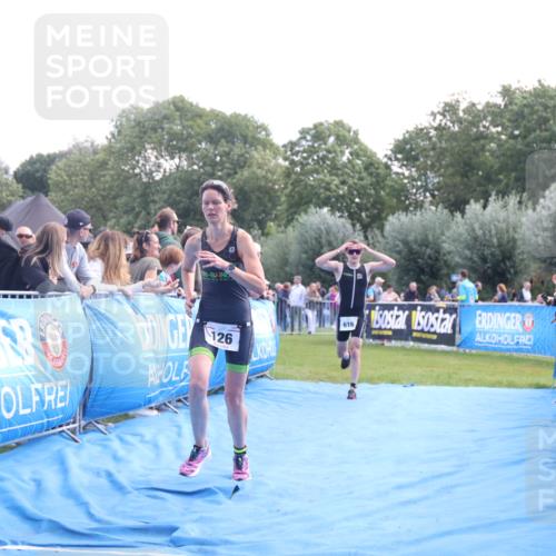 25.08.2024 - Elbe Triathlon Hamburg H.Heesch http://msf.ph/oto/6862625 25.08.2024 11:06:59 Ziel 126, 616 meine-sportfotos.de
