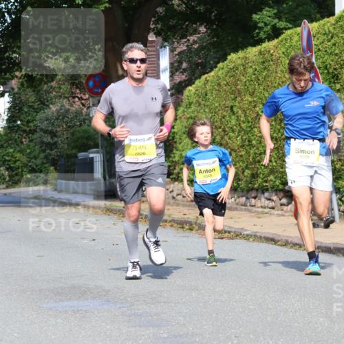 25.08.2024 - 20. Blankeneser Heldenlauf Strokosch-Dieckow http://msf.ph/oto/6862650 25.08.2024 10:20:49 Ziel 6348, 6359, 6462, 6520 meine-sportfotos.de