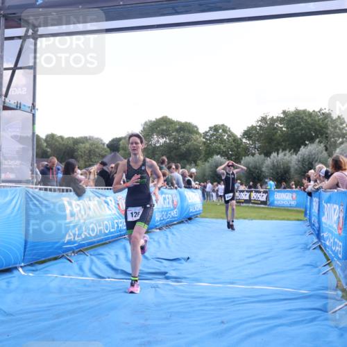 25.08.2024 - Elbe Triathlon Hamburg H.Heesch http://msf.ph/oto/6862652 25.08.2024 11:07:00 Ziel 126, 616 meine-sportfotos.de