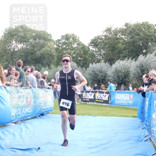25.08.2024 - Elbe Triathlon Hamburg H.Heesch http://msf.ph/oto/6862654 25.08.2024 11:07:01 Ziel 126, 616 meine-sportfotos.de