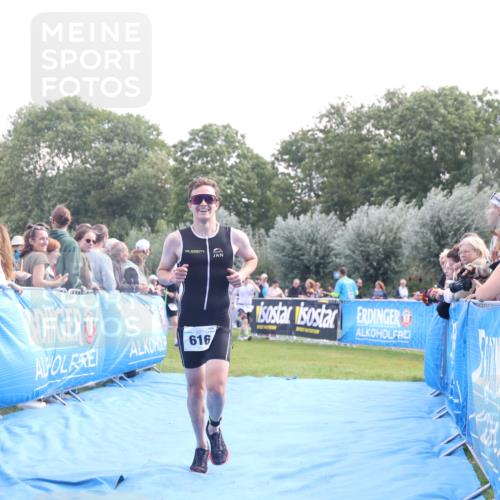 25.08.2024 - Elbe Triathlon Hamburg H.Heesch http://msf.ph/oto/6862660 25.08.2024 11:07:01 Ziel 126, 616 meine-sportfotos.de