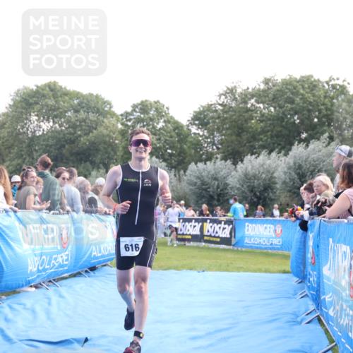 25.08.2024 - Elbe Triathlon Hamburg H.Heesch http://msf.ph/oto/6862671 25.08.2024 11:07:01 Ziel 126, 616 meine-sportfotos.de