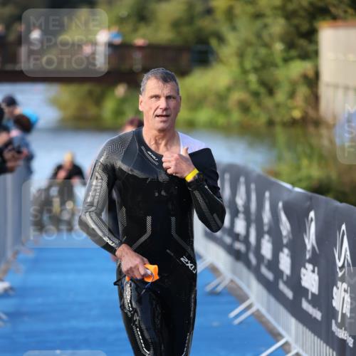 25.08.2024 - Elbe Triathlon Hamburg H.Heesch http://msf.ph/oto/6862672 25.08.2024 09:30:01 Schwimmen 451, 452, 463, 470, 506, 508, 534, 548, 553 meine-sportfotos.de