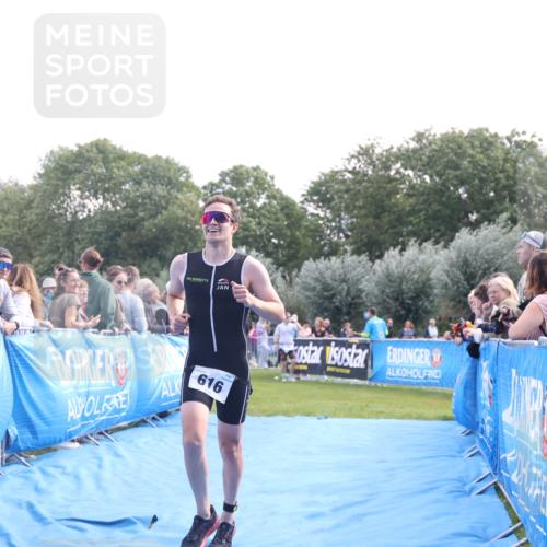 25.08.2024 - Elbe Triathlon Hamburg H.Heesch http://msf.ph/oto/6862684 25.08.2024 11:07:01 Ziel 126, 616 meine-sportfotos.de