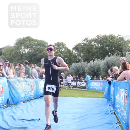 25.08.2024 - Elbe Triathlon Hamburg H.Heesch http://msf.ph/oto/6862690 25.08.2024 11:07:02 Ziel 126, 616 meine-sportfotos.de