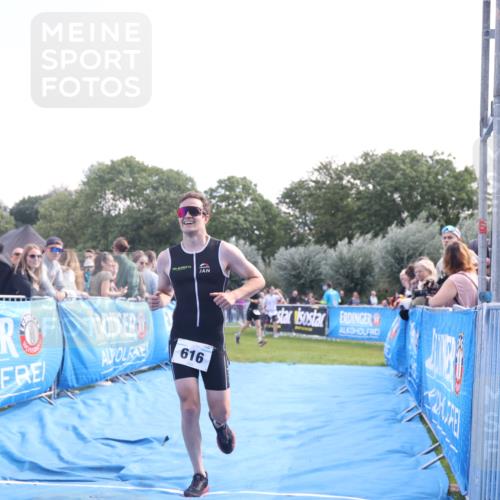 25.08.2024 - Elbe Triathlon Hamburg H.Heesch http://msf.ph/oto/6862699 25.08.2024 11:07:02 Ziel 126, 616 meine-sportfotos.de