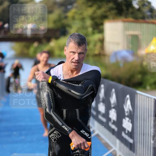 25.08.2024 - Elbe Triathlon Hamburg H.Heesch http://msf.ph/oto/6862705 25.08.2024 09:30:02 Schwimmen 451, 452, 463, 470, 506, 508, 534, 548, 553 meine-sportfotos.de
