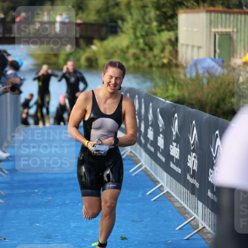 25.08.2024 - Elbe Triathlon Hamburg H.Heesch http://msf.ph/oto/6862707 25.08.2024 09:30:03 Schwimmen 451, 452, 463, 470, 506, 508, 534, 548, 553 meine-sportfotos.de