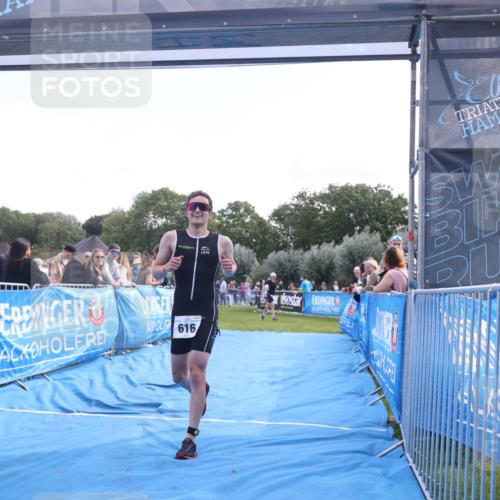 25.08.2024 - Elbe Triathlon Hamburg H.Heesch http://msf.ph/oto/6862713 25.08.2024 11:07:02 Ziel 126, 616 meine-sportfotos.de