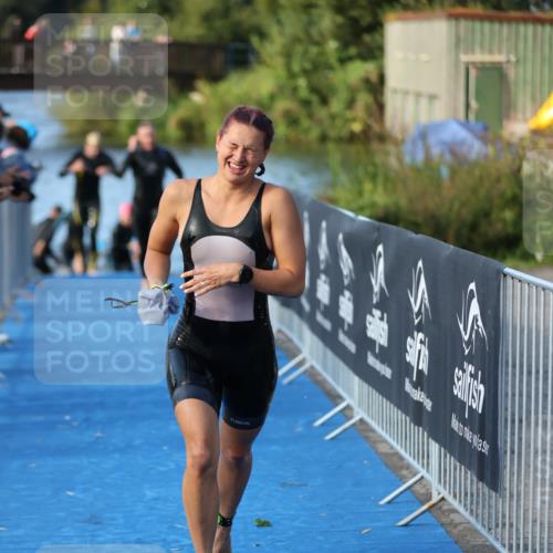 25.08.2024 - Elbe Triathlon Hamburg H.Heesch http://msf.ph/oto/6862714 25.08.2024 09:30:03 Schwimmen 451, 452, 463, 470, 506, 508, 534, 548, 553 meine-sportfotos.de